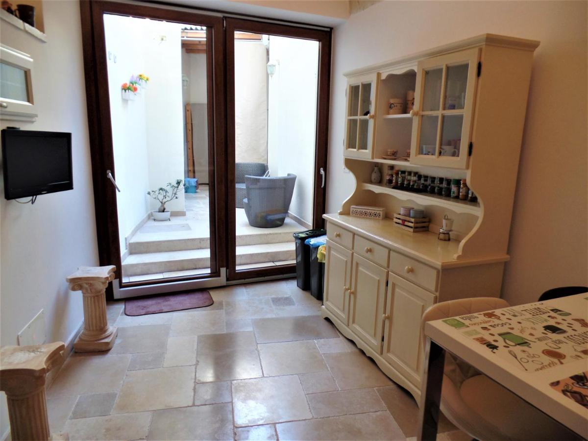 ברינדיזי Regina Viarum Apartment, Historic City Centre מראה חיצוני תמונה