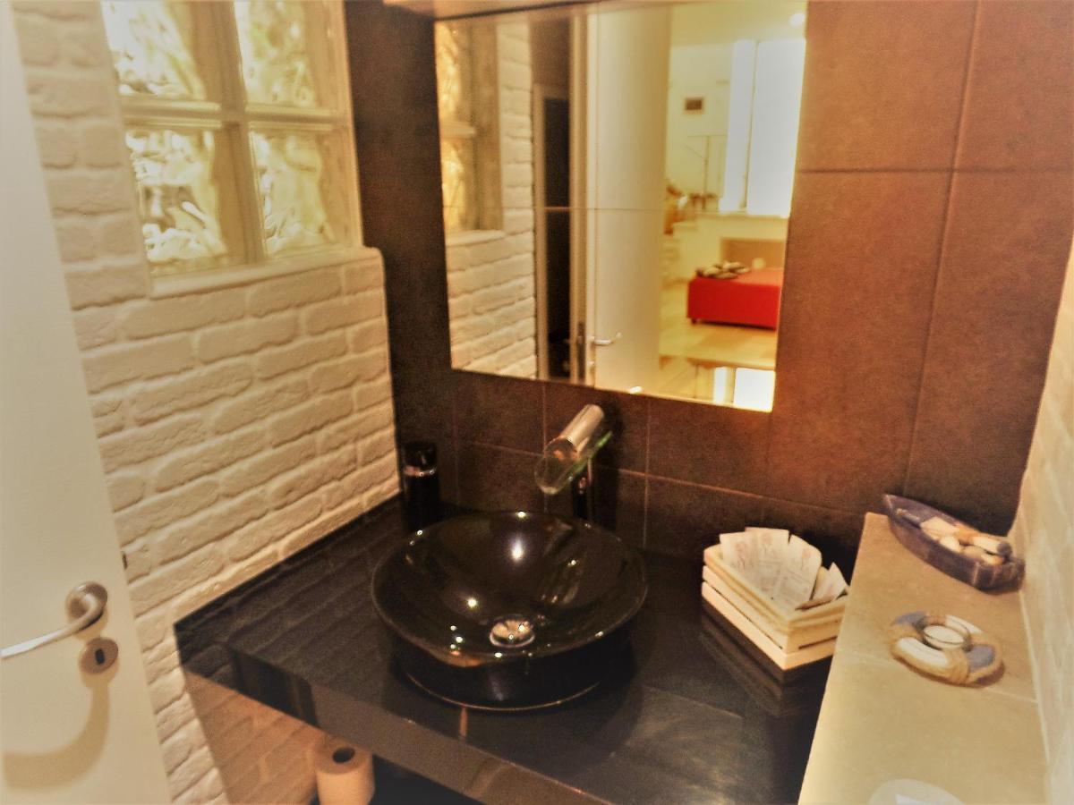 ברינדיזי Regina Viarum Apartment, Historic City Centre מראה חיצוני תמונה